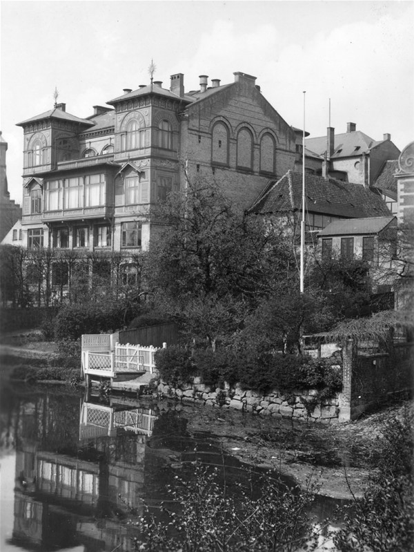 Albani Torv 3, Industripalæet